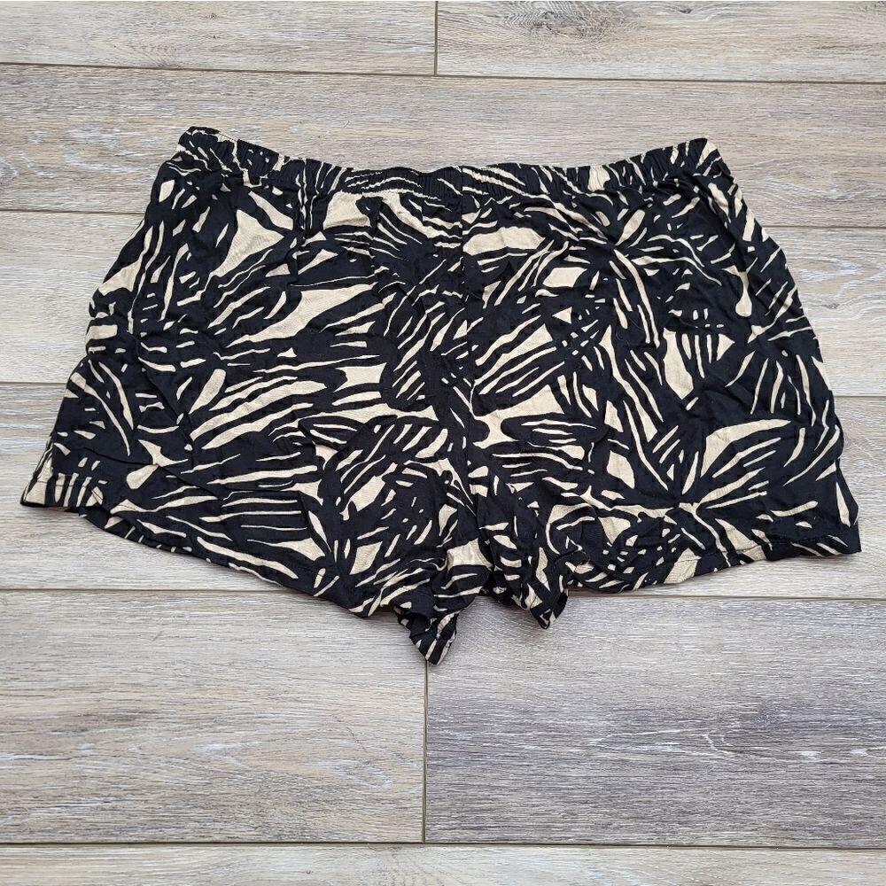 Gap Black and tan Geometric Palm Leaf Print Lounge Shorts Size: XLarge - Picture 7 of 9